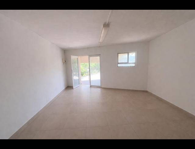 BUSINESS PROPERTY TO RENT IN LAWRENCE ROCKS